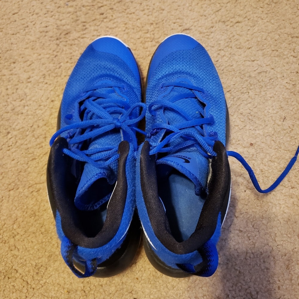 Nike Tennis Shoe